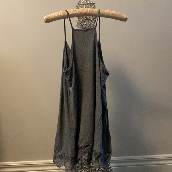 Grey Tank - Picture 2 of 3